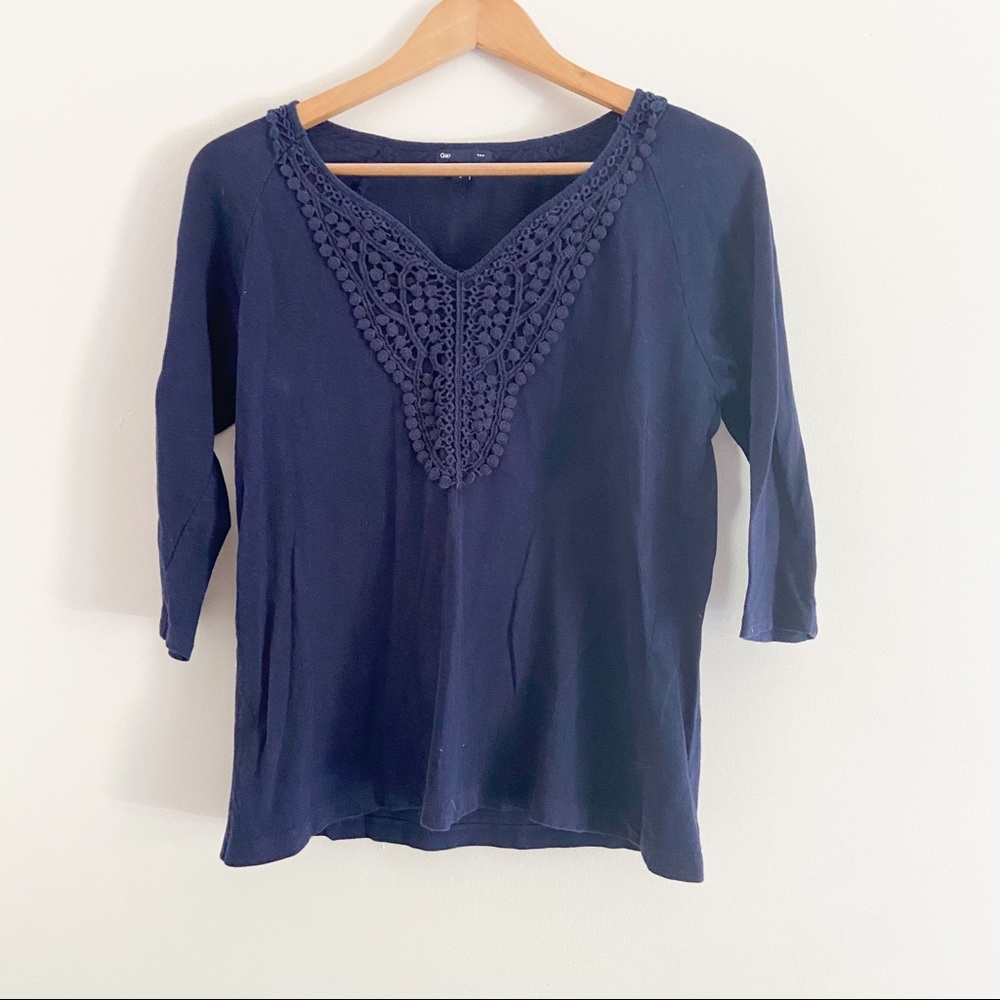 Gap 3/4 Sleeve Embroidered Top